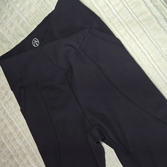 Move Theology Black Tulip Crossover Waist Leggings Side Pockets Ribbed Stretch S - Picture 9 of 16